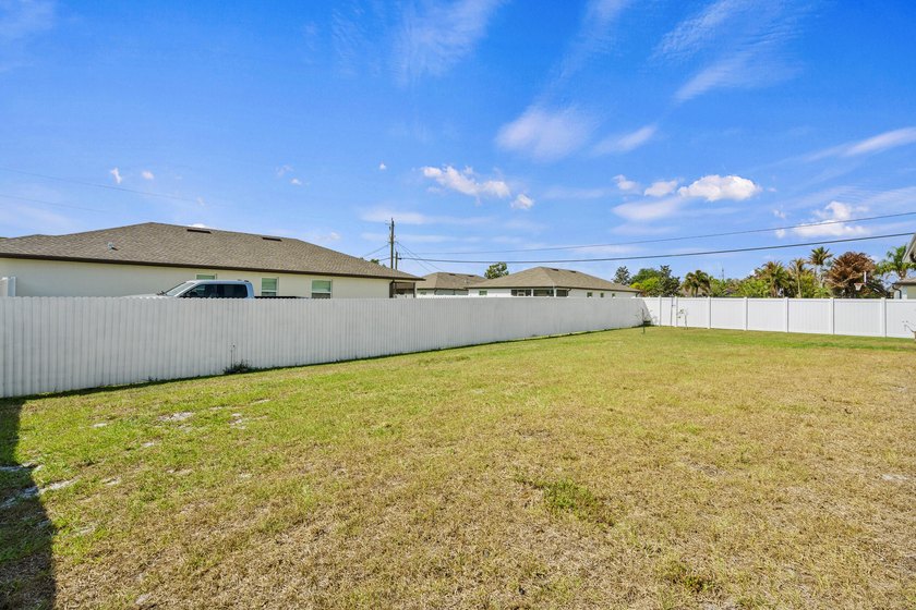 Stunning 2024-built Palmera model featuring a highly - photo 42