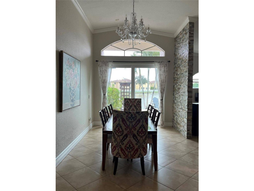 Price improvedII! Lovely single-story 4-bedroom, 3-bath home on - photo 4