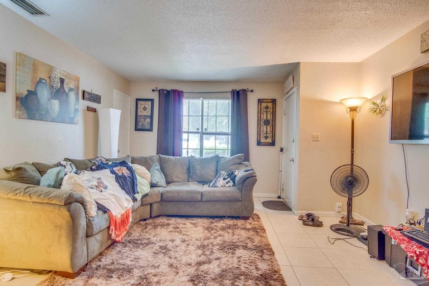 Investor Alert! Turn key tenant occupied investment in one of - photo 4