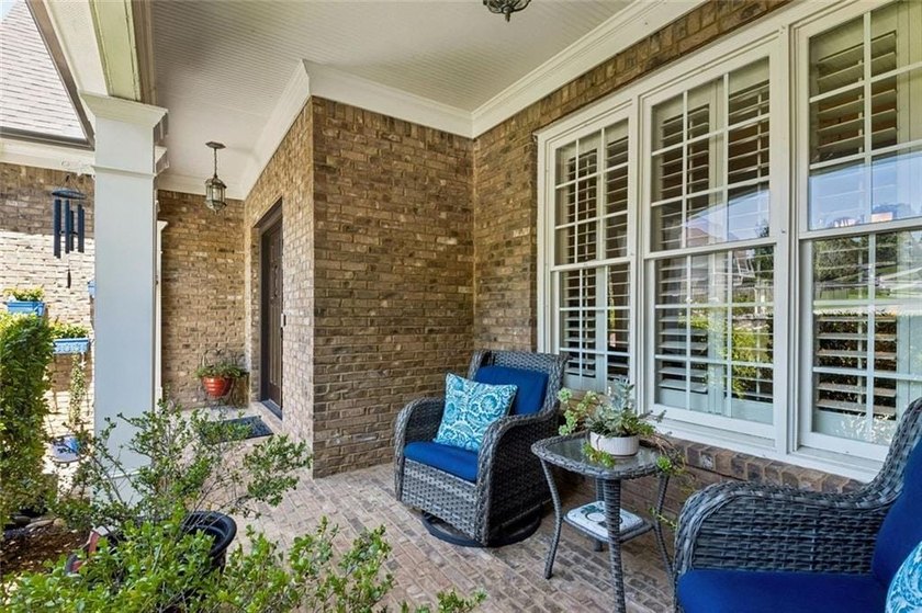 Lovely 2 story home located on Hamilton Mill's largest lot (1.61 - photo 3