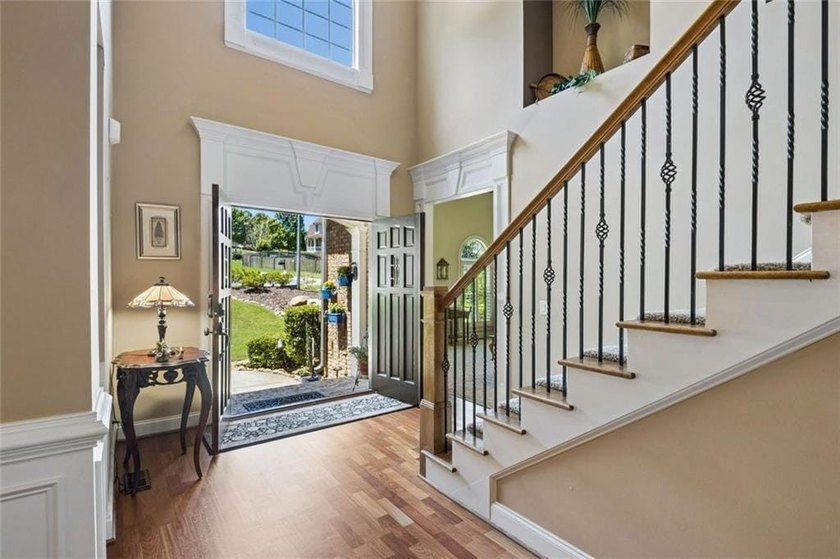 Lovely 2 story home located on Hamilton Mill's largest lot (1.61 - photo 5