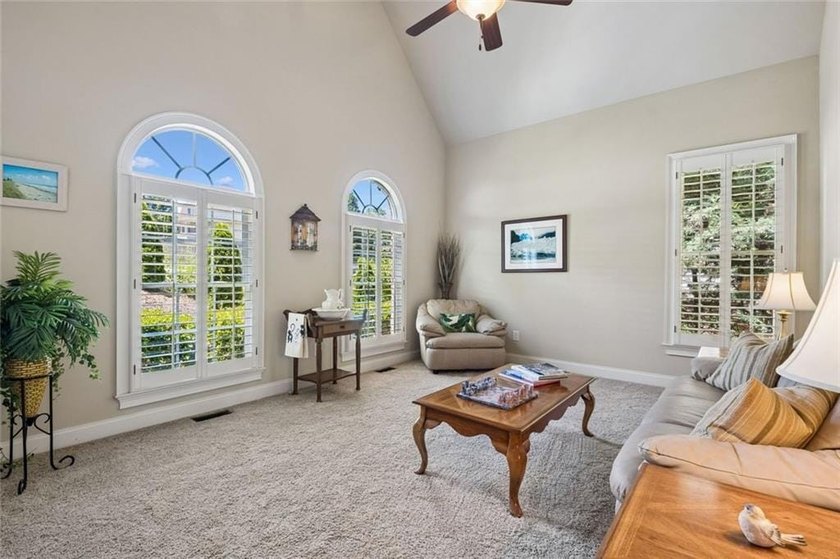Lovely 2 story home located on Hamilton Mill's largest lot (1.61 - photo 6