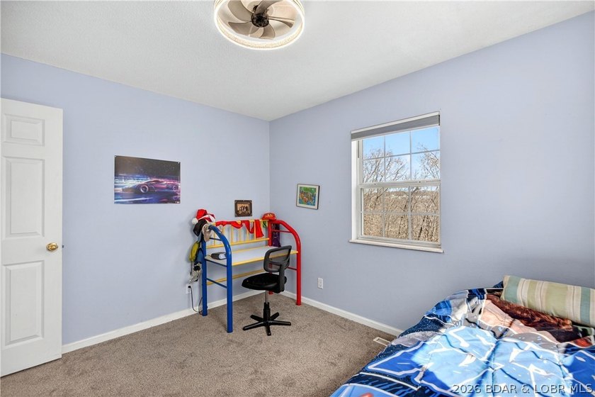 Welcome to your private retreat in the heart of Camdenton, where - photo 7