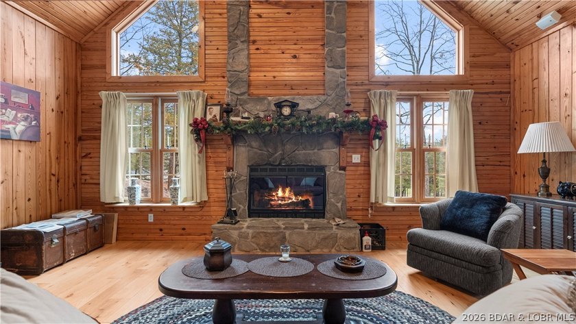 Welcome to this enchanting rustic retreat nestled within the - photo 3