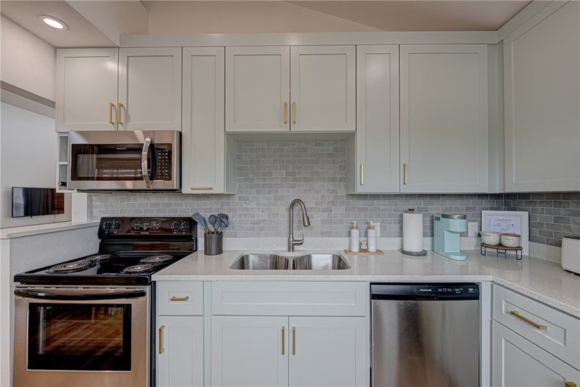 This income producing, Port Aransas home is a bright, airy - photo 15