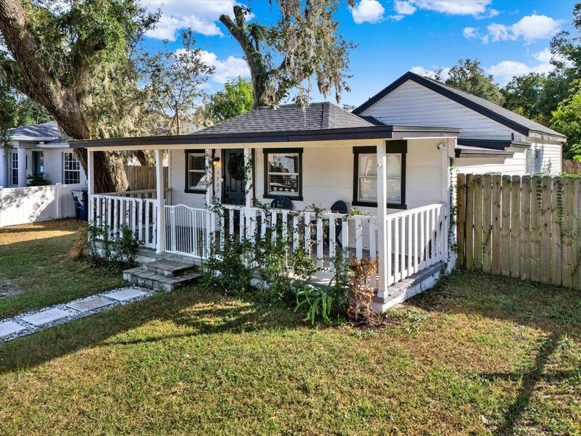 Virtually Staged. Modern Comfort Meets Historic Tampa Charm - photo 2