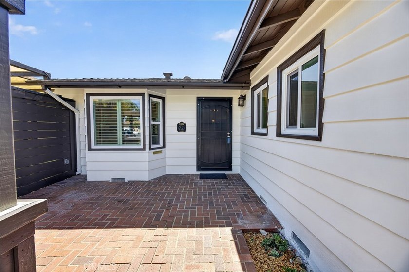 Presented by Reese Purinton, Global Luxury Realtor Just - photo 4