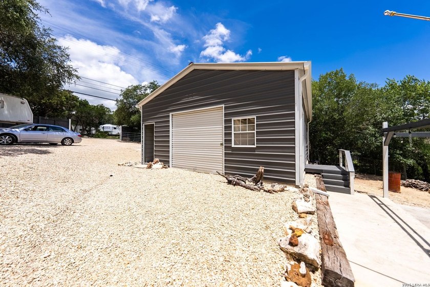 Discover the perfect opportunity to own a versatile property - photo 14