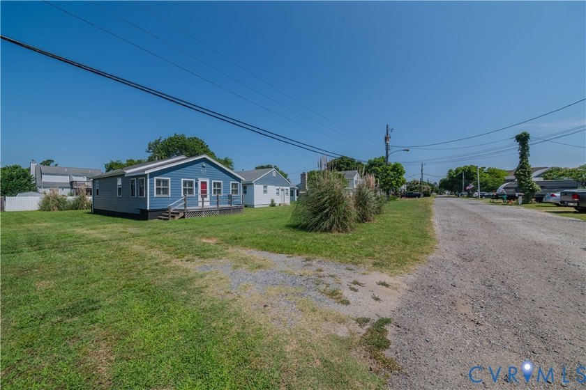 Welcome to one of Hampton's best-kept coastal secrets! Nestled - photo 24