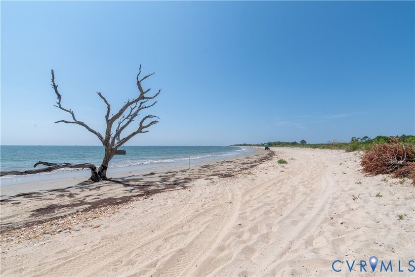 Welcome to one of Hampton's best-kept coastal secrets! Nestled - photo 26