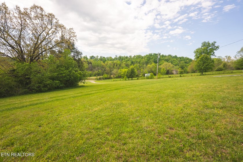 Unrestricted Country Living Meets Modern Comfort: Your 1-Acre - photo 45