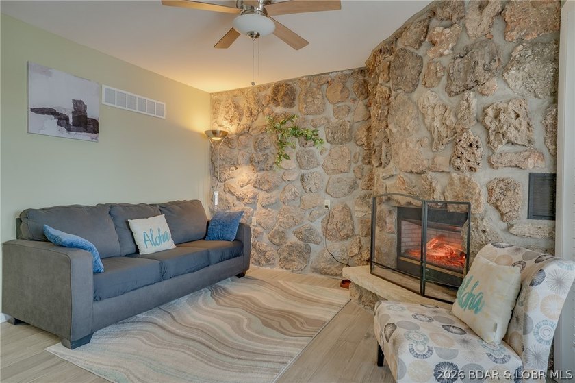 Beautifully updated 1 bed / 1 bath unit at Wheelhouse Condos - photo 2