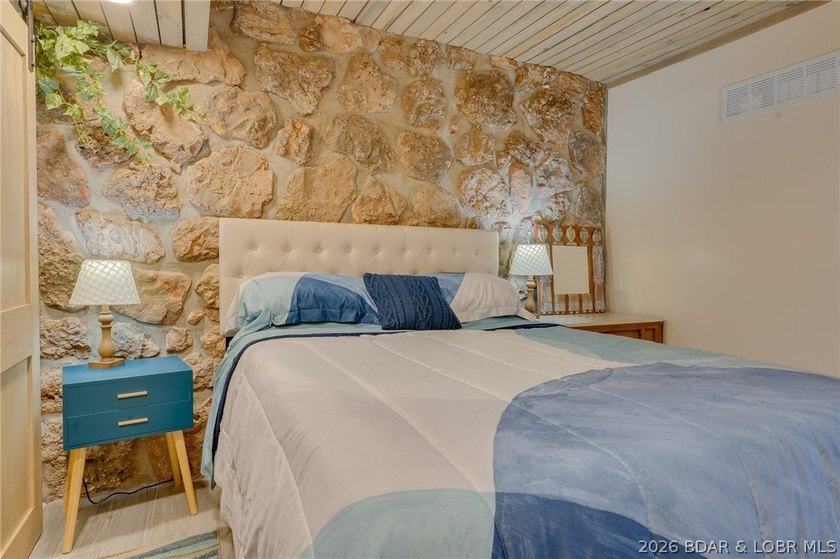 Beautifully updated 1 bed / 1 bath unit at Wheelhouse Condos - photo 7