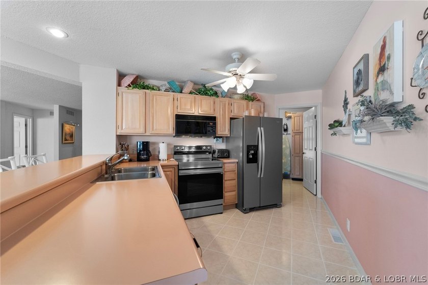 This stunning custom designed 2700+ sf condo was created in - photo 6