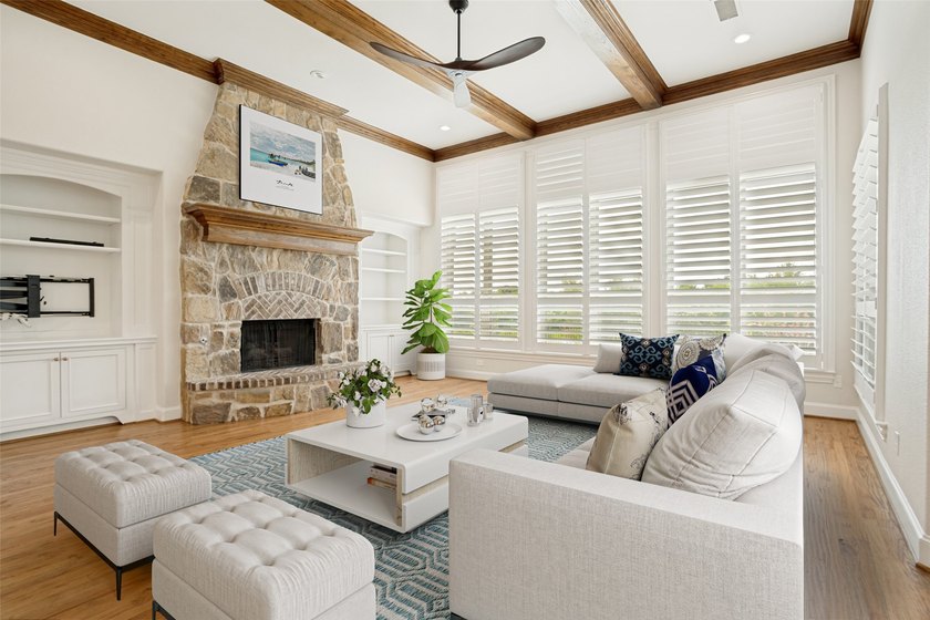 Welcome home to this stunning, move-in ready Huntington home - photo 14