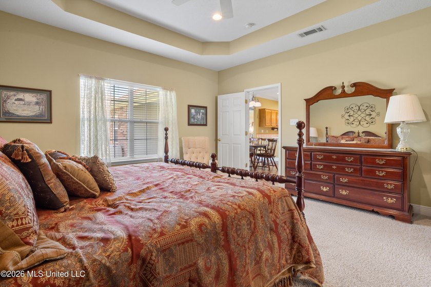 Welcome home to the highly sought-after Northwood Hills - photo 20