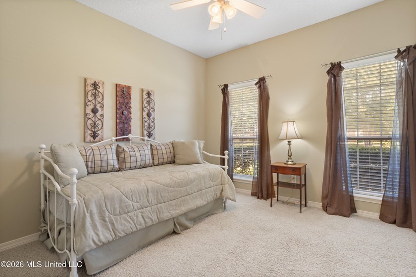 Welcome home to the highly sought-after Northwood Hills - photo 26