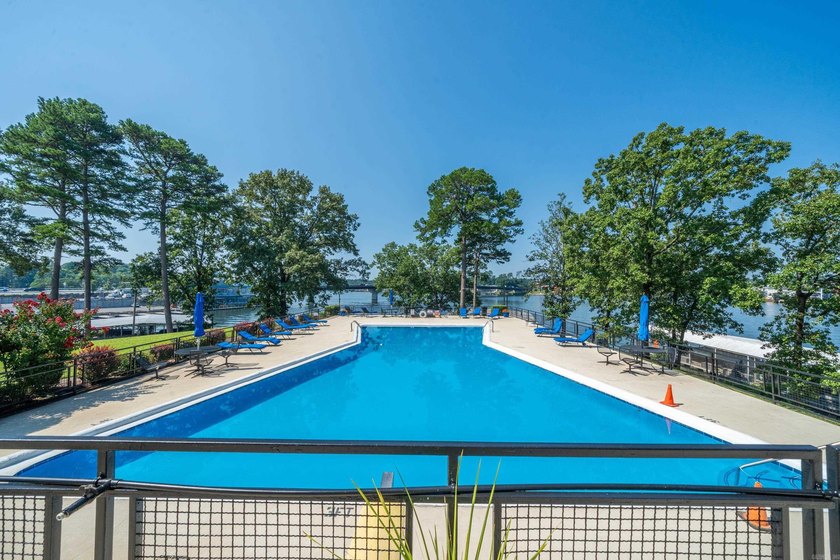 THE BEST DEAL IN BEACON MANOR! Welcome to your perfect lake - photo 37