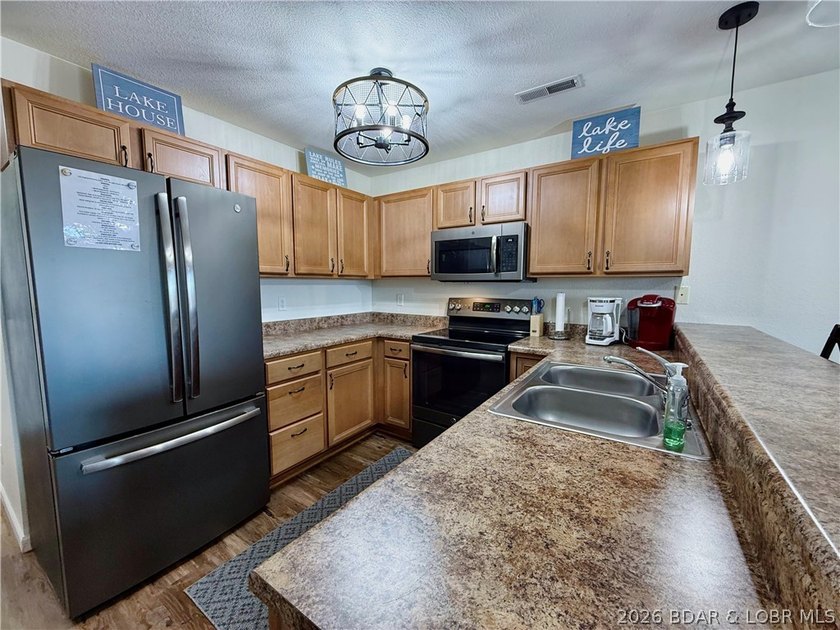 Wake up to stunning lake views and enjoy effortless Ozarks - photo 4