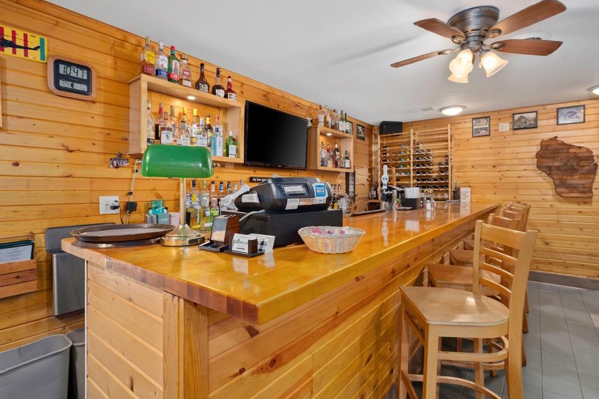 The Kimball Inn in Hurley, WI has been a renowned &amp; prosperous - photo 16