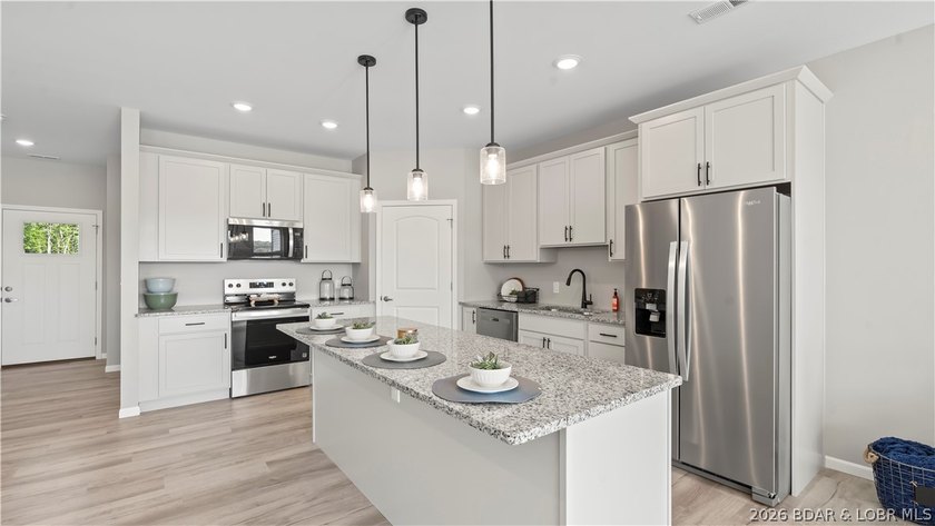 Discover the pinnacle of Lake of the Ozarks living at Niangua - photo 11