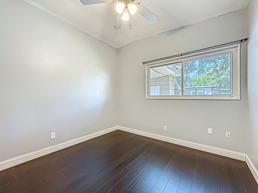 3 bedroom on nearly a quarter acre with no HOA and a real path - photo 13