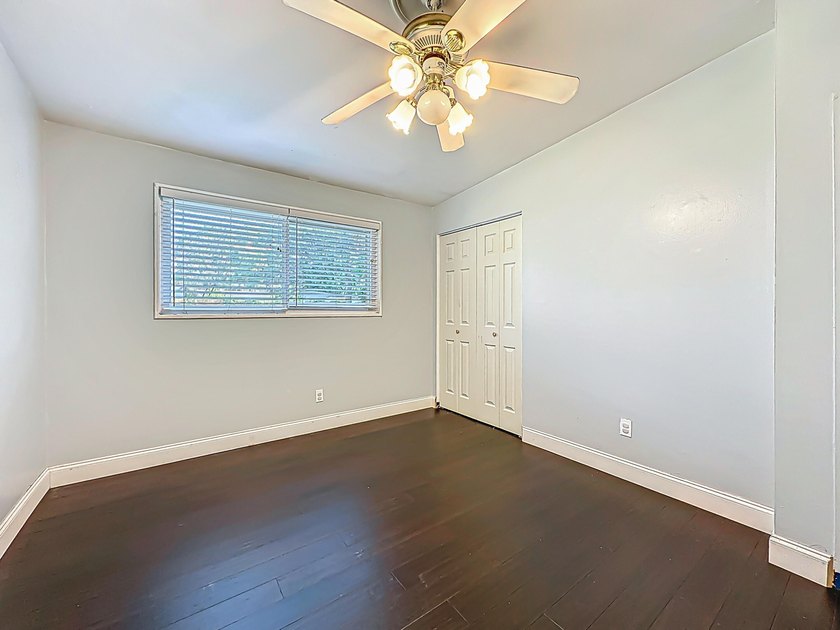 3 bedroom on nearly a quarter acre with no HOA and a real path - photo 17