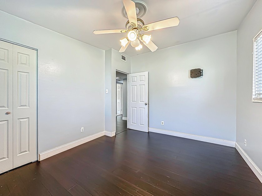 3 bedroom on nearly a quarter acre with no HOA and a real path - photo 18