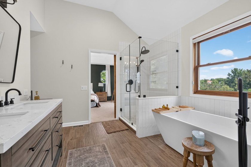 ## Luxury Meets Serenity in Mill Creek: A Waterfront Masterpiece - photo 21