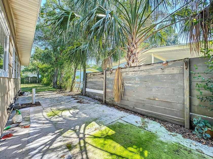 3 bedroom on nearly a quarter acre with no HOA and a real path - photo 28