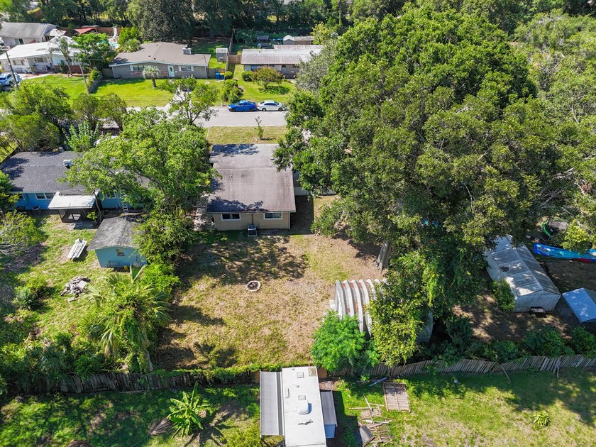 3 bedroom on nearly a quarter acre with no HOA and a real path - photo 39