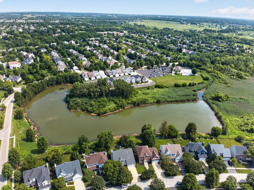 ## Luxury Meets Serenity in Mill Creek: A Waterfront Masterpiece - photo 40
