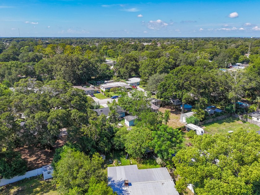 3 bedroom on nearly a quarter acre with no HOA and a real path - photo 43