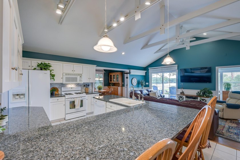 Absolutely stunning 4 Bedroom Ranch Home nestled in the highly - photo 11