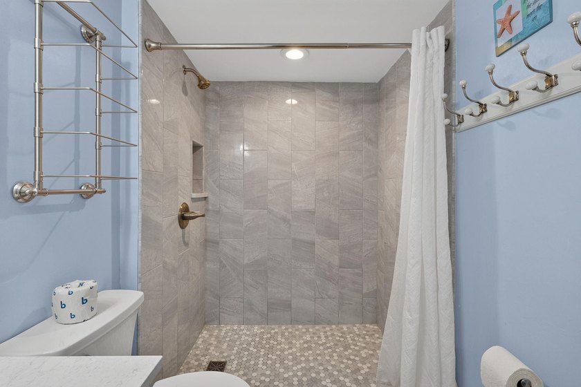 So you say you've been looking for an oceanfront condo that - photo 12