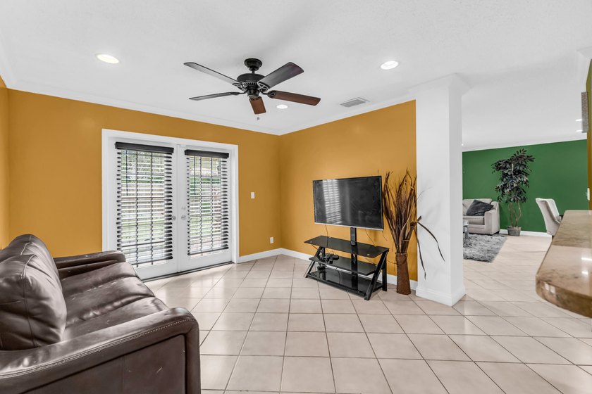 Welcome to this spacious three-bedroom, two-and-a-half-bath - photo 17