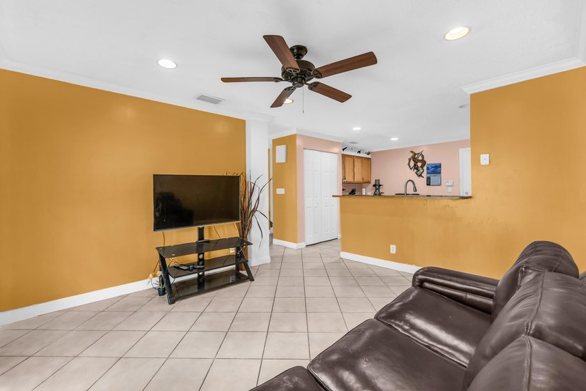 Welcome to this spacious three-bedroom, two-and-a-half-bath - photo 18