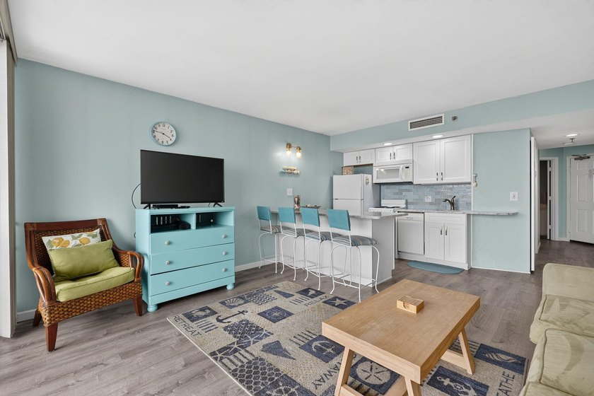 So you say you've been looking for an oceanfront condo that - photo 20