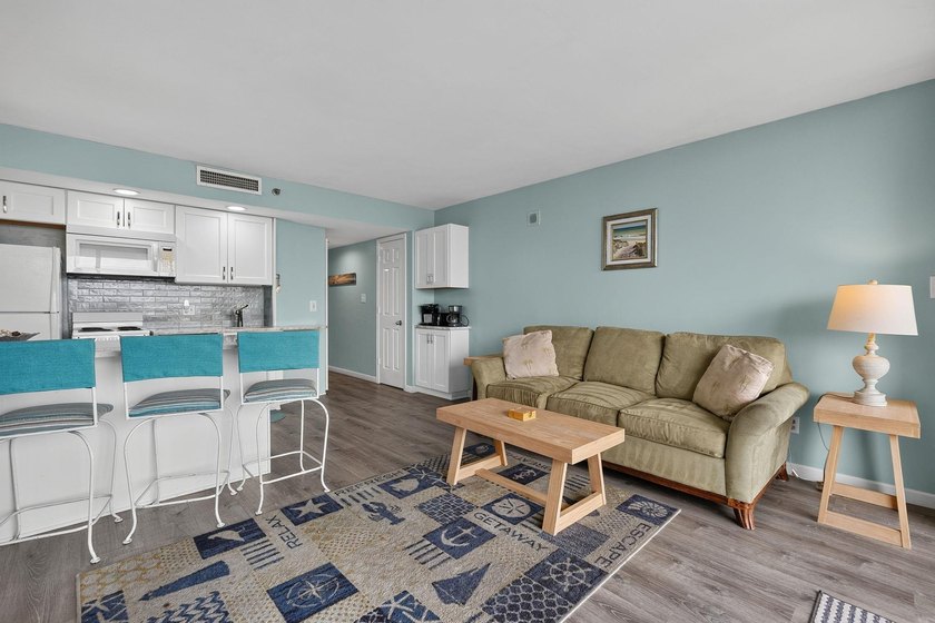 So you say you've been looking for an oceanfront condo that - photo 21