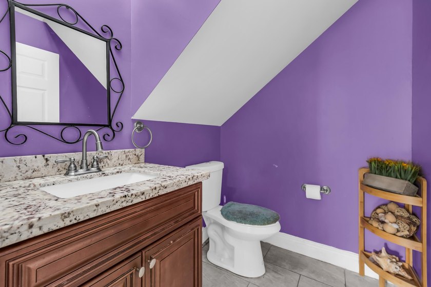 Welcome to this spacious three-bedroom, two-and-a-half-bath - photo 24