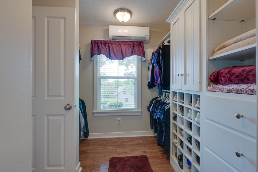 Absolutely stunning 4 Bedroom Ranch Home nestled in the highly - photo 25