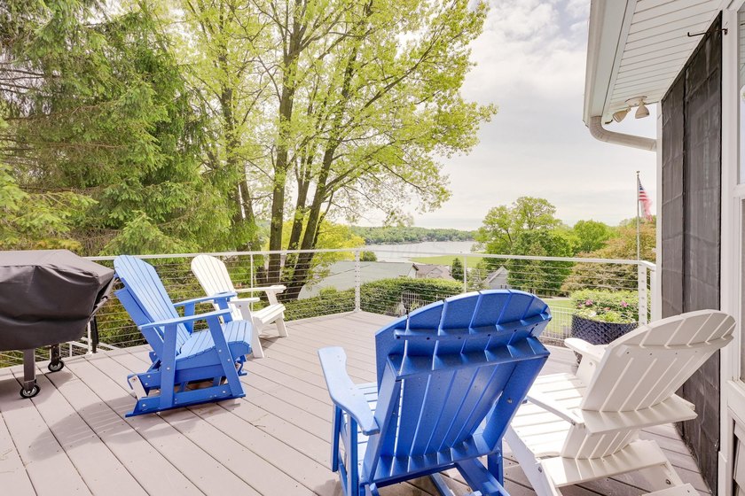 Absolutely stunning 4 Bedroom Ranch Home nestled in the highly - photo 31