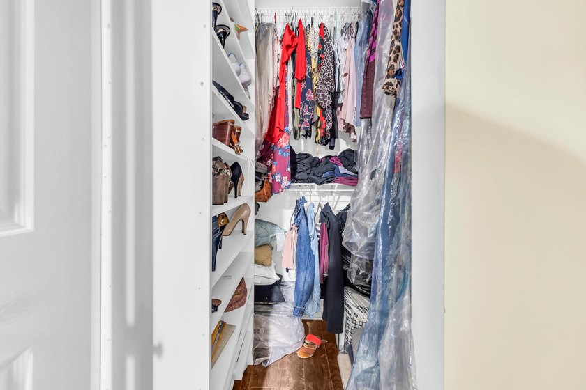 Welcome to this spacious three-bedroom, two-and-a-half-bath - photo 40