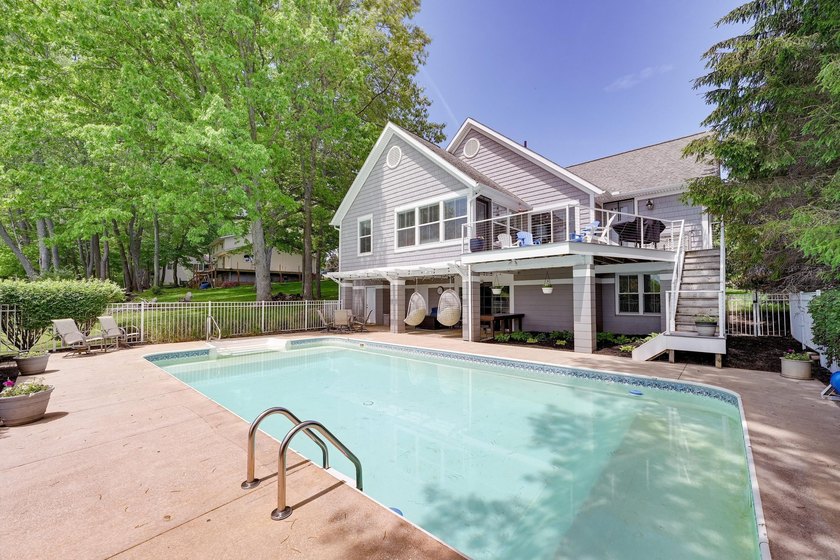 Absolutely stunning 4 Bedroom Ranch Home nestled in the highly - photo 47