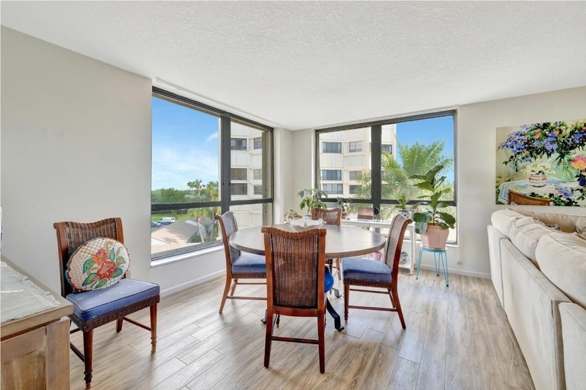 OCEAN VIEWS! Panoramic ocean views from this stunning 3 bedroom - photo 12