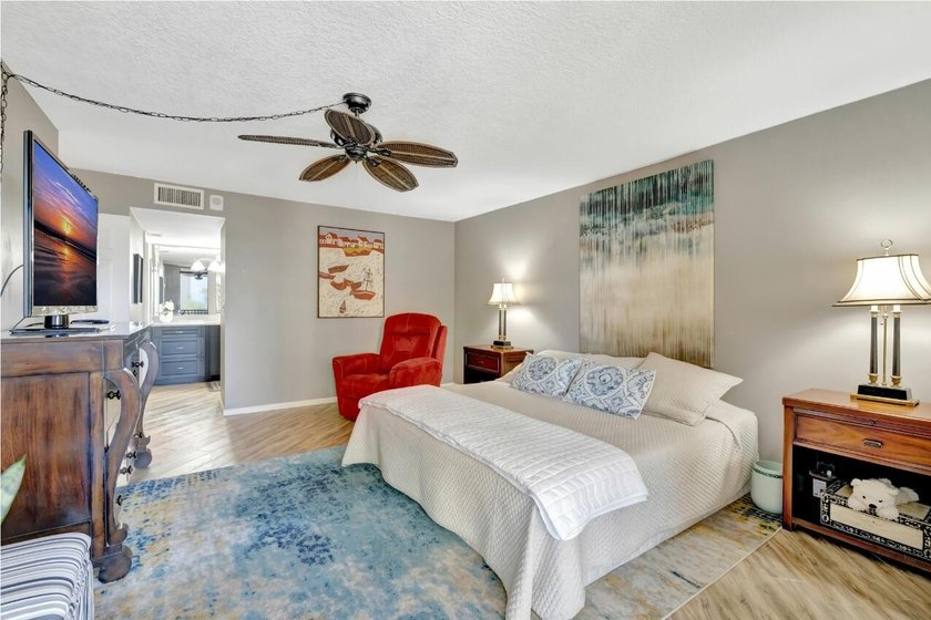 OCEAN VIEWS! Panoramic ocean views from this stunning 3 bedroom - photo 20
