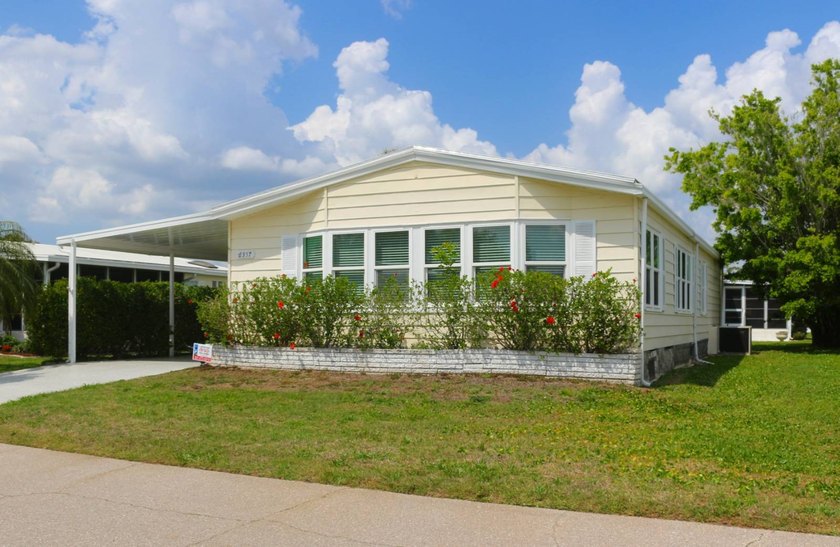 Darling 2-bedroom 2-bath manufactured home in one of Sarasota's - photo 3