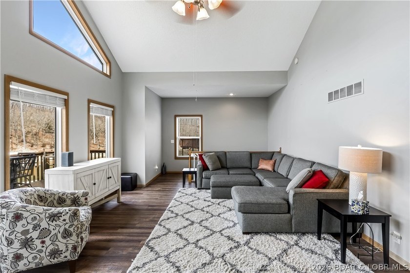 Enjoy the ultimate Lake of the Ozarks lifestyle in this - photo 5