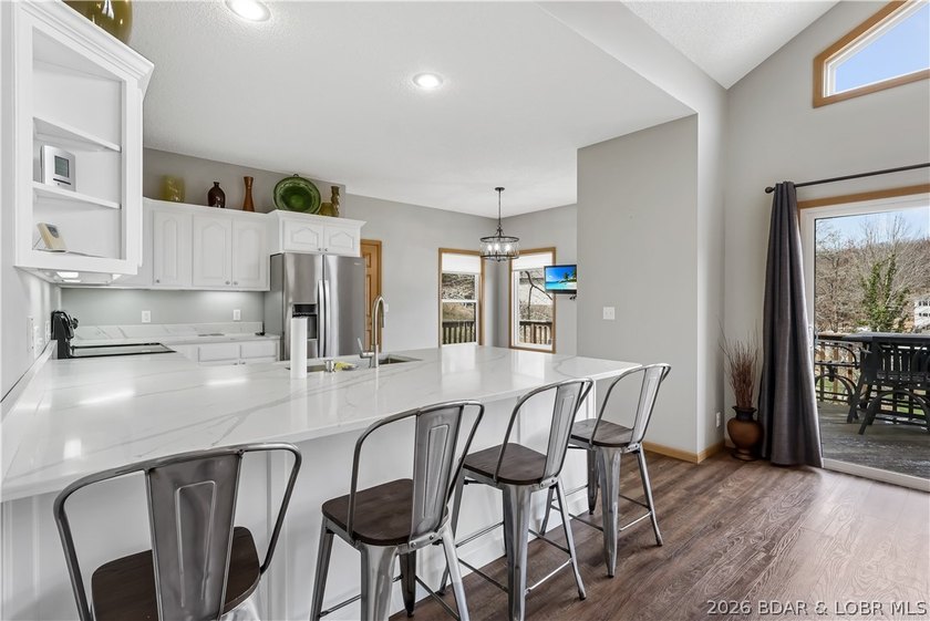 Enjoy the ultimate Lake of the Ozarks lifestyle in this - photo 9