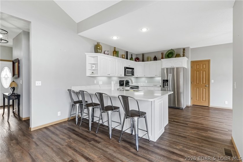 Enjoy the ultimate Lake of the Ozarks lifestyle in this - photo 10